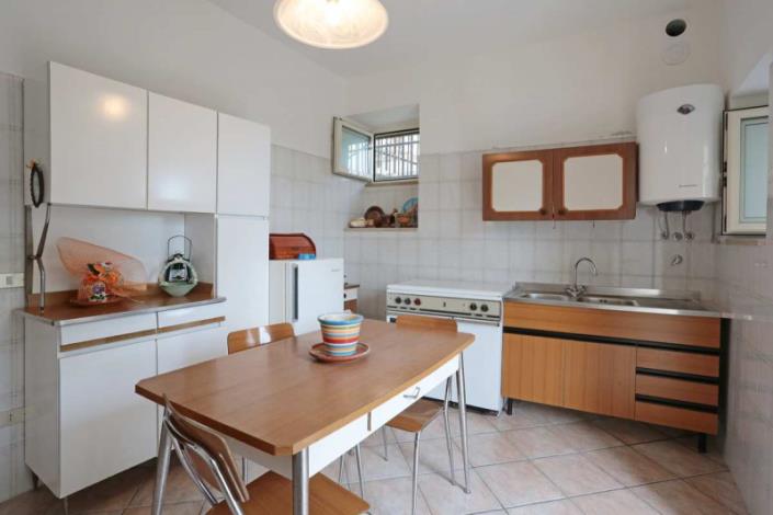 Image No.16-2 Bed Country Property for sale