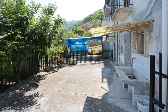 Image No.18-2 Bed Country Property for sale