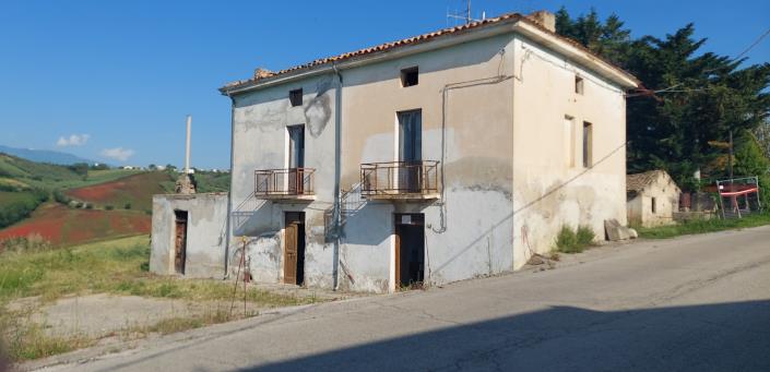 Image No.2-4 Bed Country House for sale