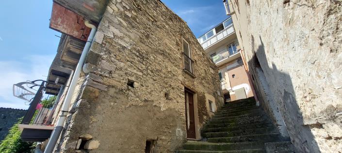 Image No.28-2 Bed Townhouse for sale