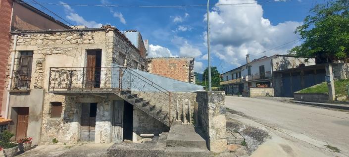 Image No.2-2 Bed House for sale