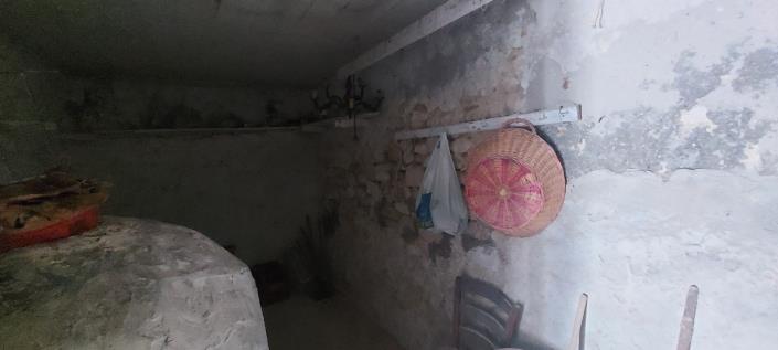 Image No.5-2 Bed House for sale