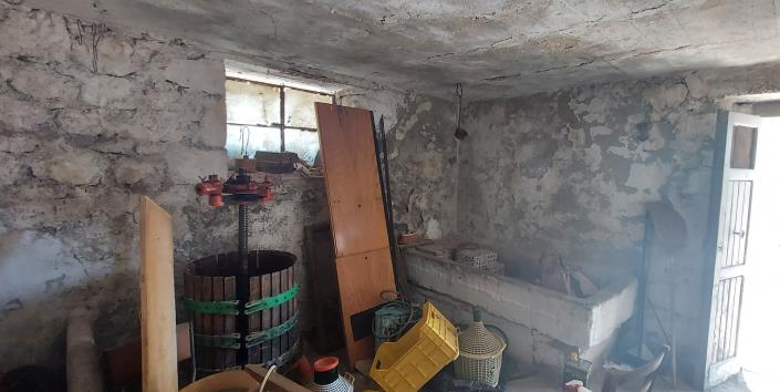 Image No.9-2 Bed House for sale