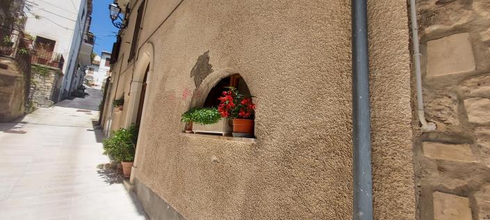 Image No.20-2 Bed Townhouse for sale