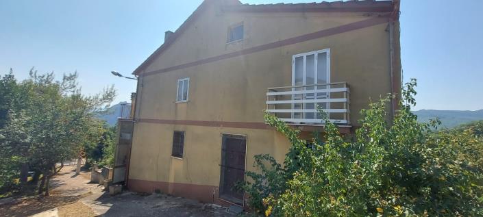 Image No.11-3 Bed Country Property for sale