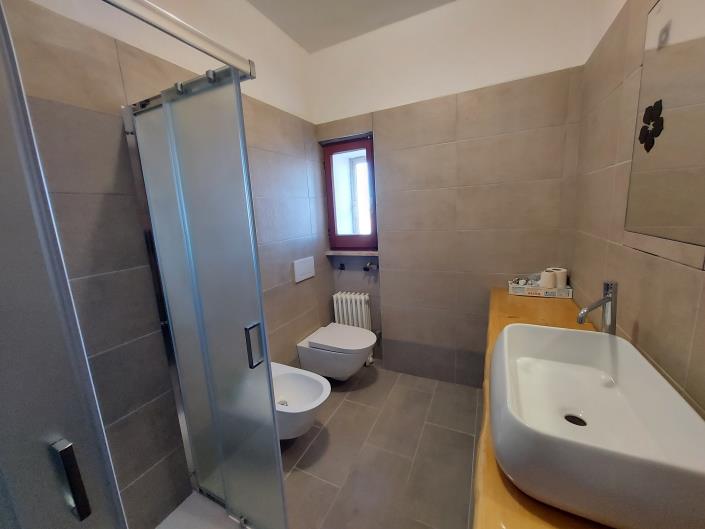 Image No.4-2 Bed Semi-Detached for sale