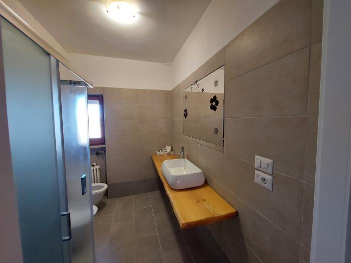 Image No.32-2 Bed Semi-Detached for sale