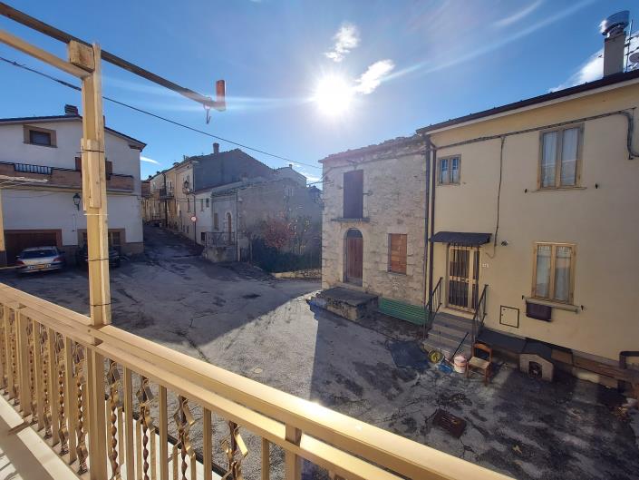 Image No.27-2 Bed Semi-Detached for sale