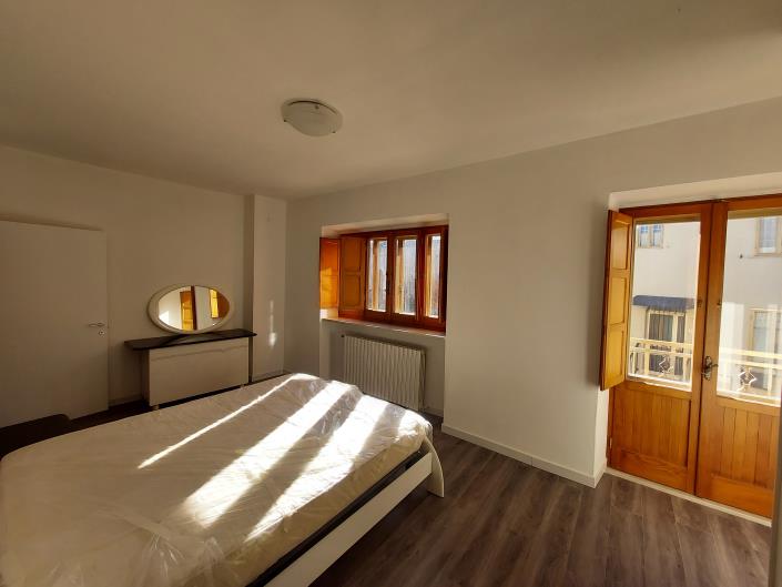 Image No.2-2 Bed Semi-Detached for sale