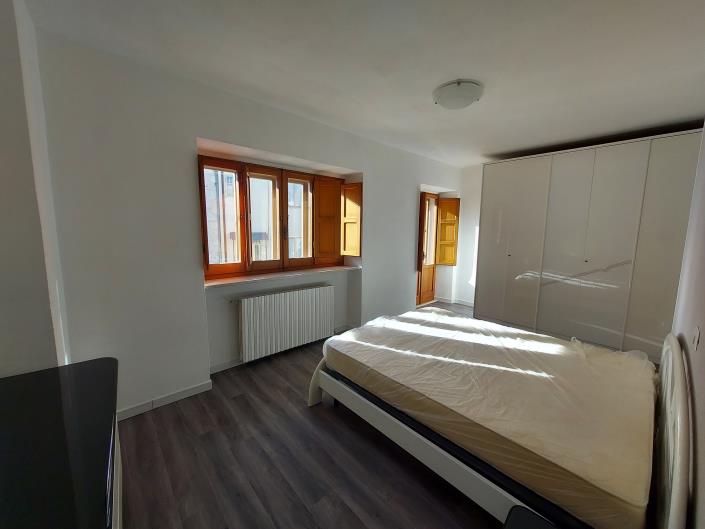 Image No.25-2 Bed Semi-Detached for sale