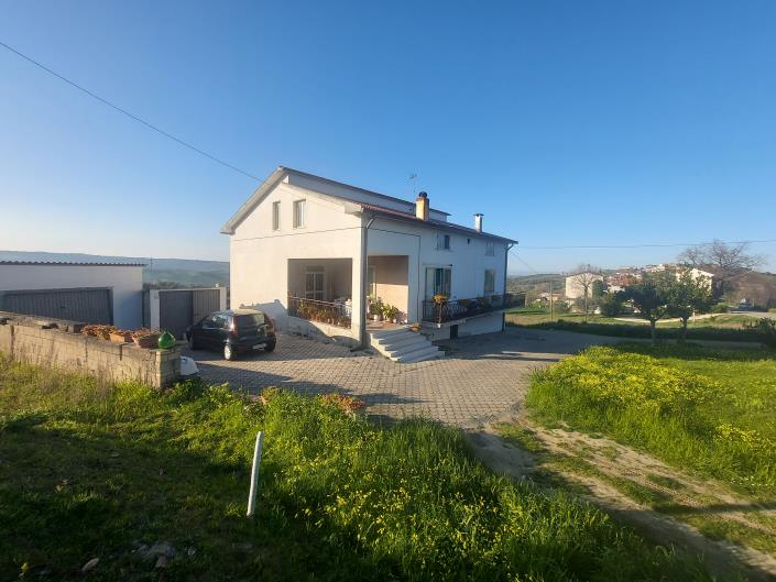 Image No.3-4 Bed Country House for sale