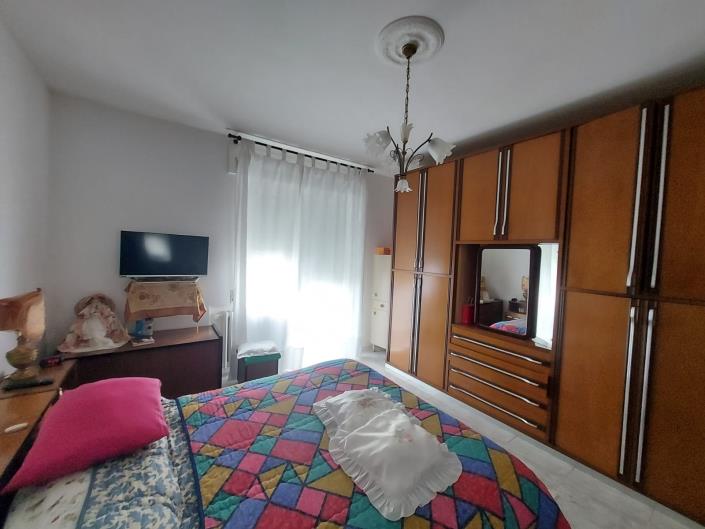 Image No.12-4 Bed Country House for sale