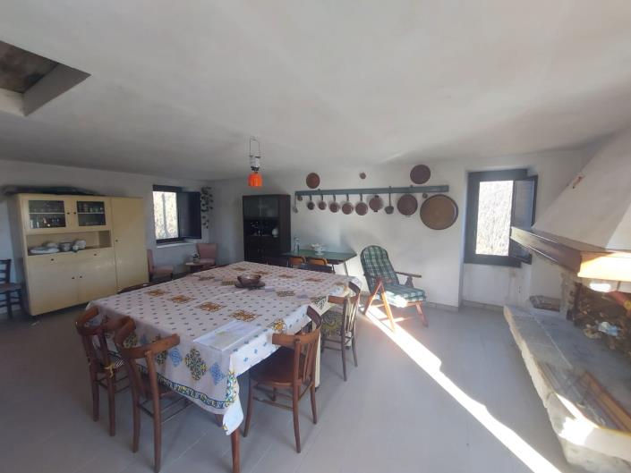 Image No.9-1 Bed Farmhouse for sale