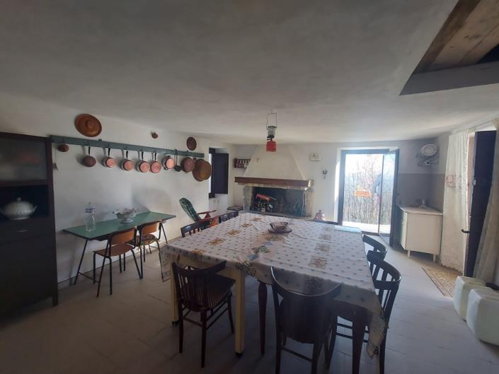 Image No.10-1 Bed Farmhouse for sale