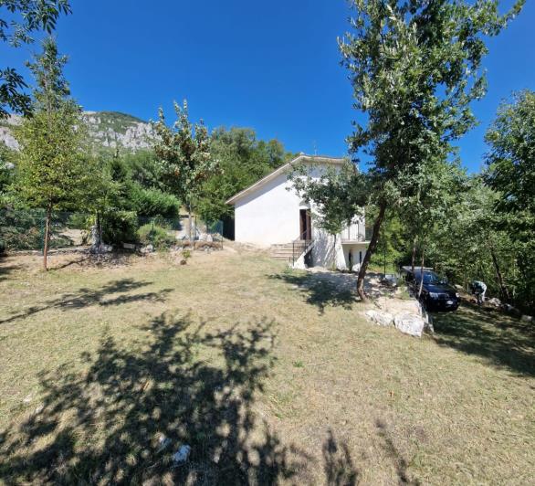 Image No.25-1 Bed Farmhouse for sale