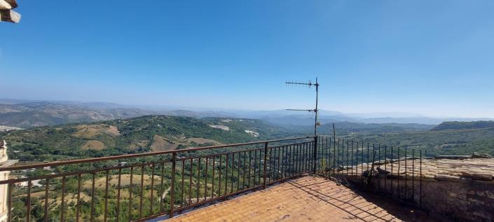 Image No.5-2 Bed Townhouse for sale