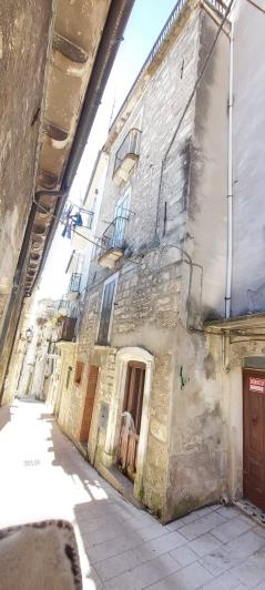 Image No.6-2 Bed Townhouse for sale