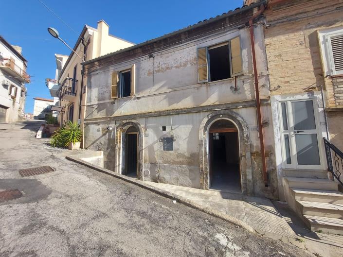 Image No.2-2 Bed Townhouse for sale