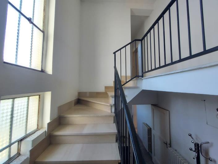 Image No.13-2 Bed Townhouse for sale