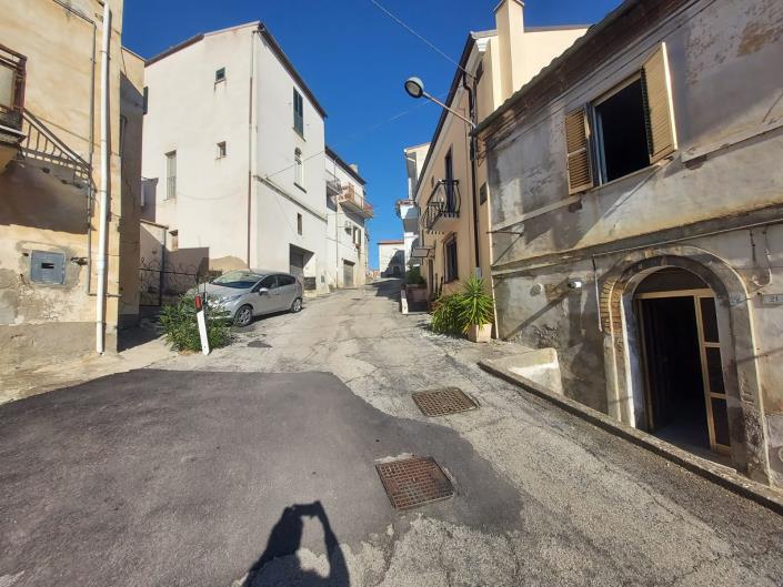 Image No.26-2 Bed Townhouse for sale