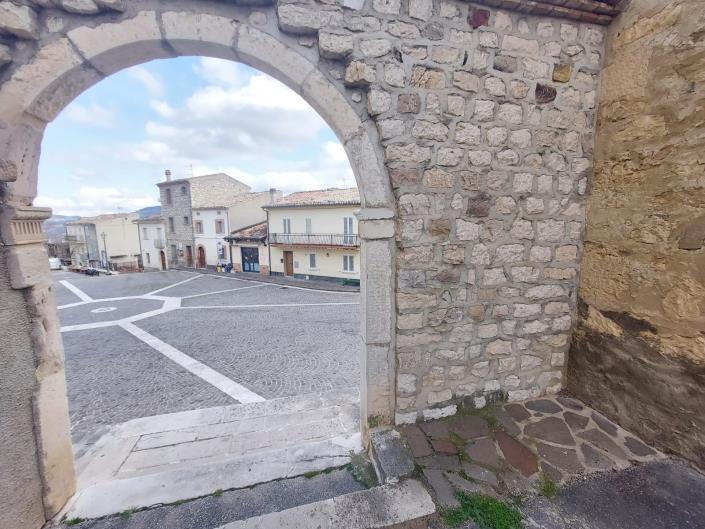 Image No.9-2 Bed Townhouse for sale