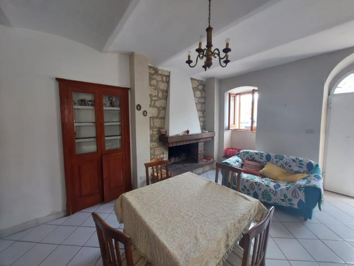 Image No.12-2 Bed Townhouse for sale