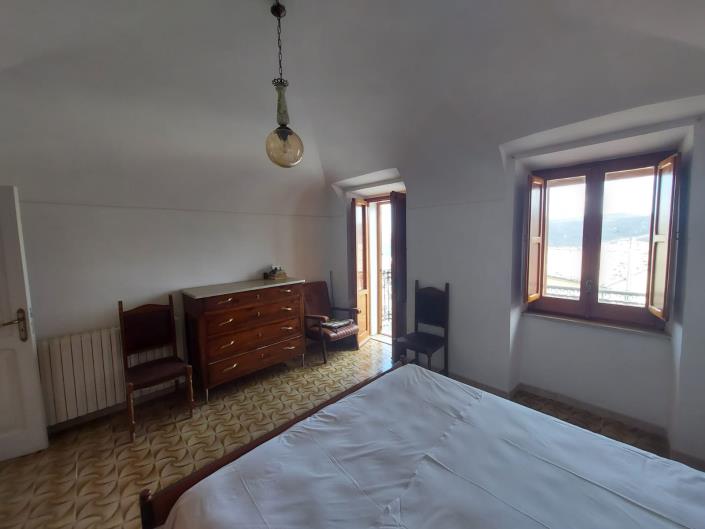 Image No.31-2 Bed Townhouse for sale