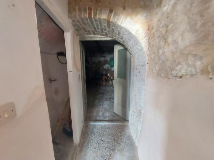 Image No.40-2 Bed Townhouse for sale