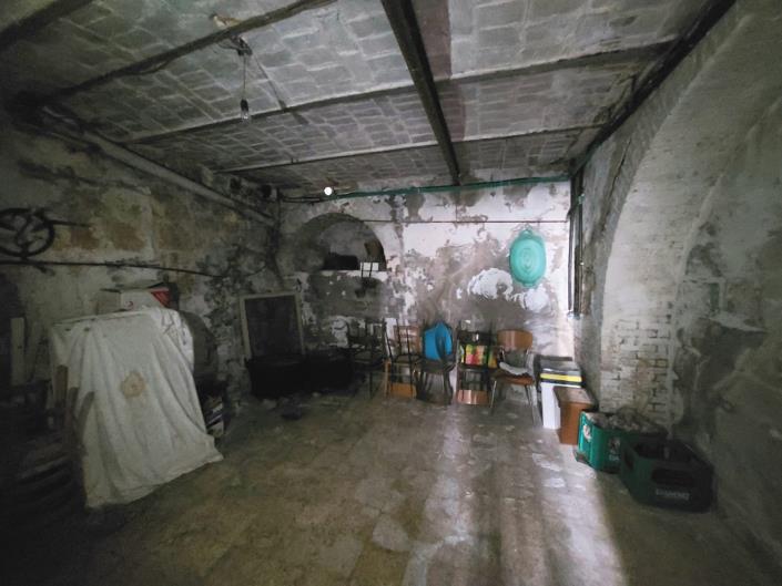 Image No.42-2 Bed Townhouse for sale