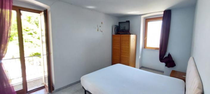 Image No.15-2 Bed Townhouse for sale