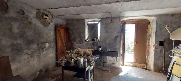 Image No.24-2 Bed Townhouse for sale