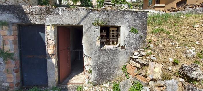 Image No.25-2 Bed Townhouse for sale