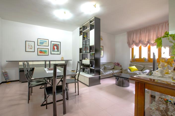 Image No.17-4 Bed Villa / Detached for sale