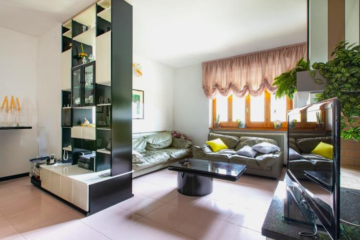 Image No.18-4 Bed Villa / Detached for sale