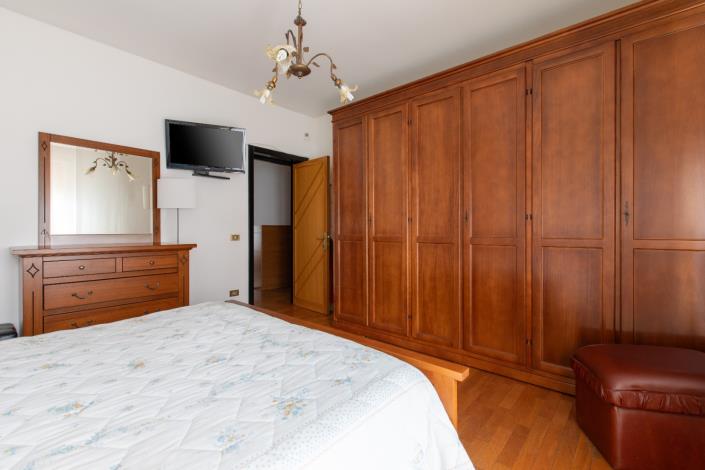 Image No.22-4 Bed Villa / Detached for sale