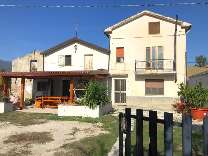 Image No.1-3 Bed Villa / Detached for sale