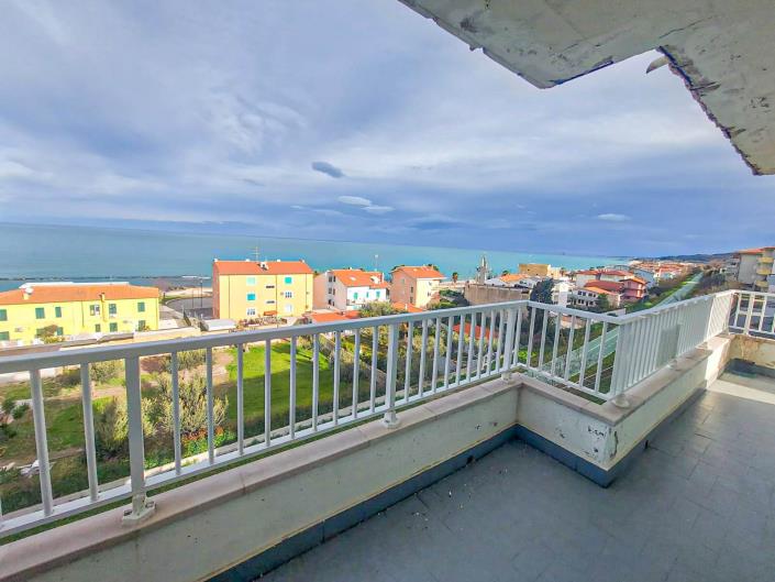 Image No.33-2 Bed Apartment for sale