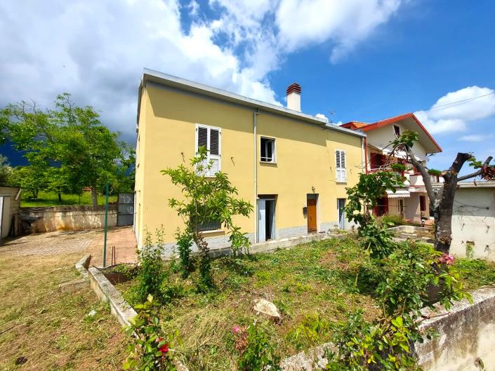 Image No.10-2 Bed Villa / Detached for sale