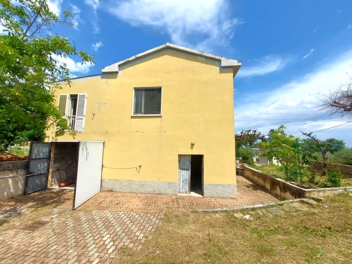 Image No.12-2 Bed Villa / Detached for sale