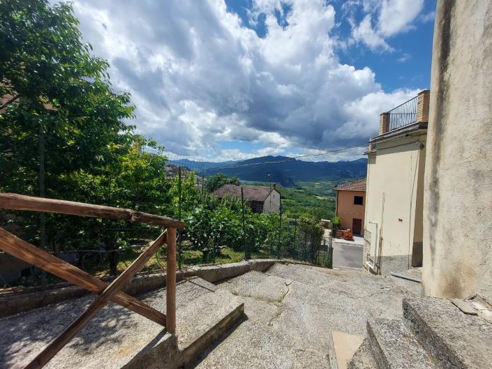 Image No.9-2 Bed Townhouse for sale