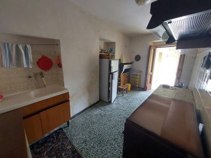 Image No.16-2 Bed Townhouse for sale