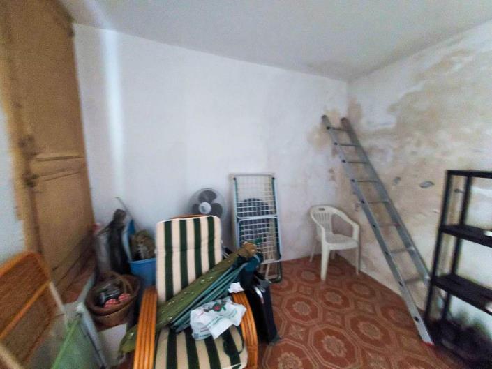 Image No.17-2 Bed Townhouse for sale