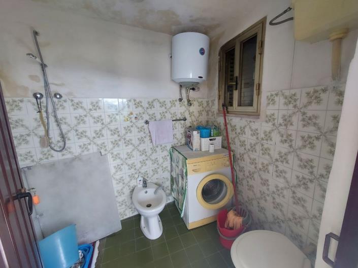 Image No.18-2 Bed Townhouse for sale