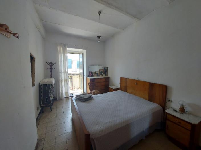 Image No.21-2 Bed Townhouse for sale