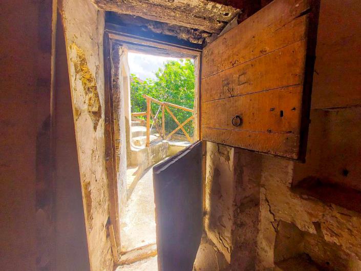 Image No.33-2 Bed Townhouse for sale