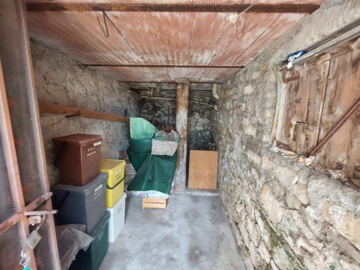 Image No.32-2 Bed Townhouse for sale