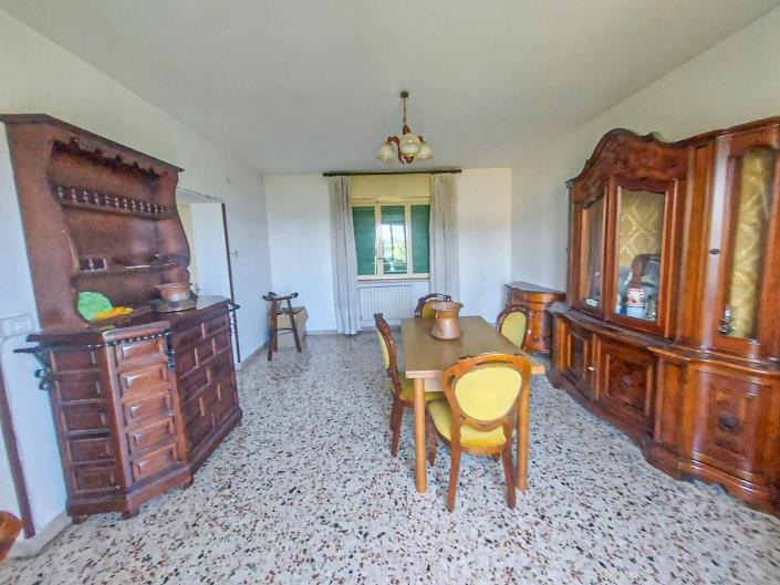 Image No.41-3 Bed House for sale