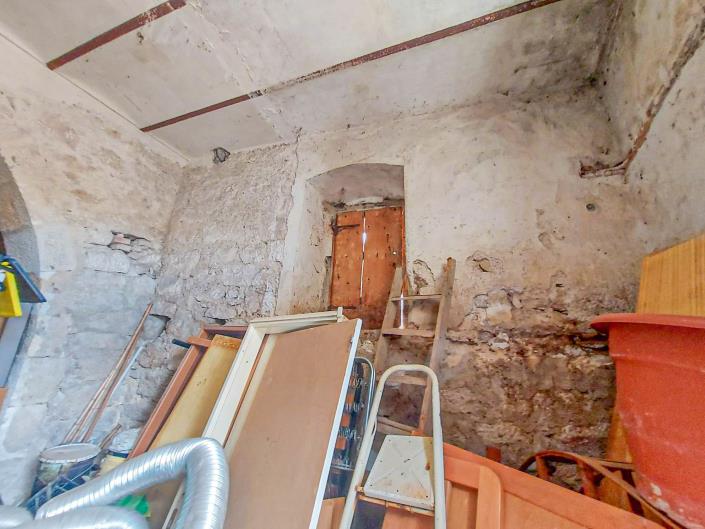 Image No.10-2 Bed Townhouse for sale