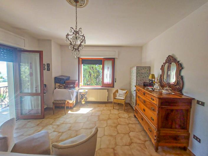 Image No.25-5 Bed Villa for sale