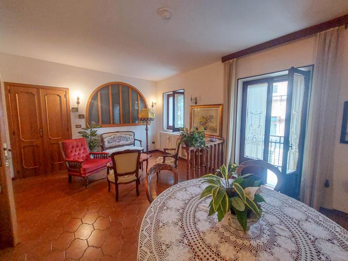 Image No.1-3 Bed Townhouse for sale